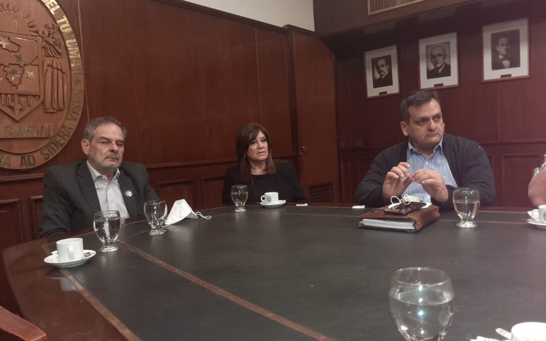 Encuentro entre el Rector de la UNT y la FEDERACIÓN DE PROFESIONALES UNIVERSITARIOS.